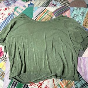 AMERICAN EAGLE CROPPED SHIRT